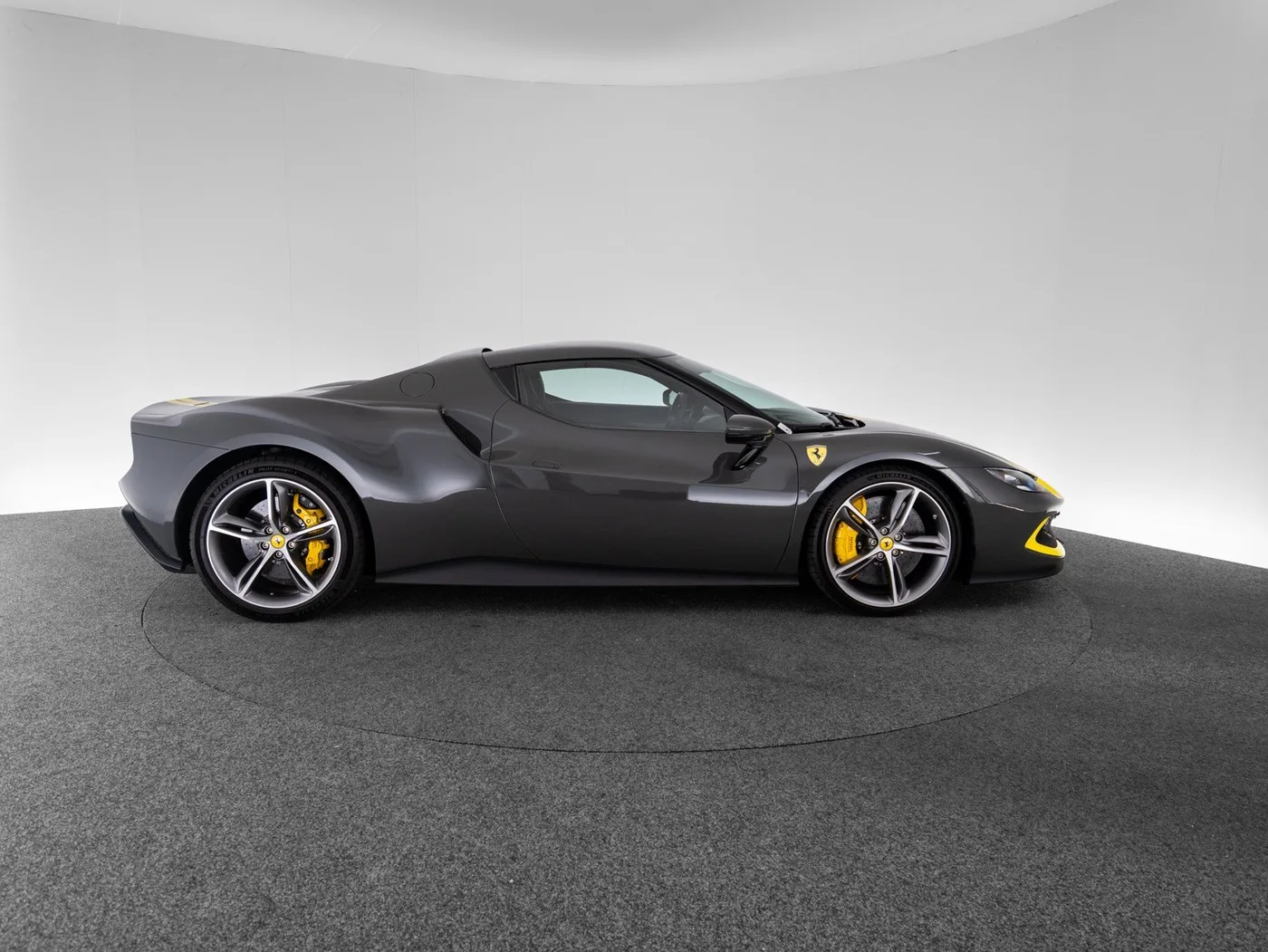 2023 Ferrari 296 GTB offered by a specialist dealer in Singen, Germany, photo 4 of 15