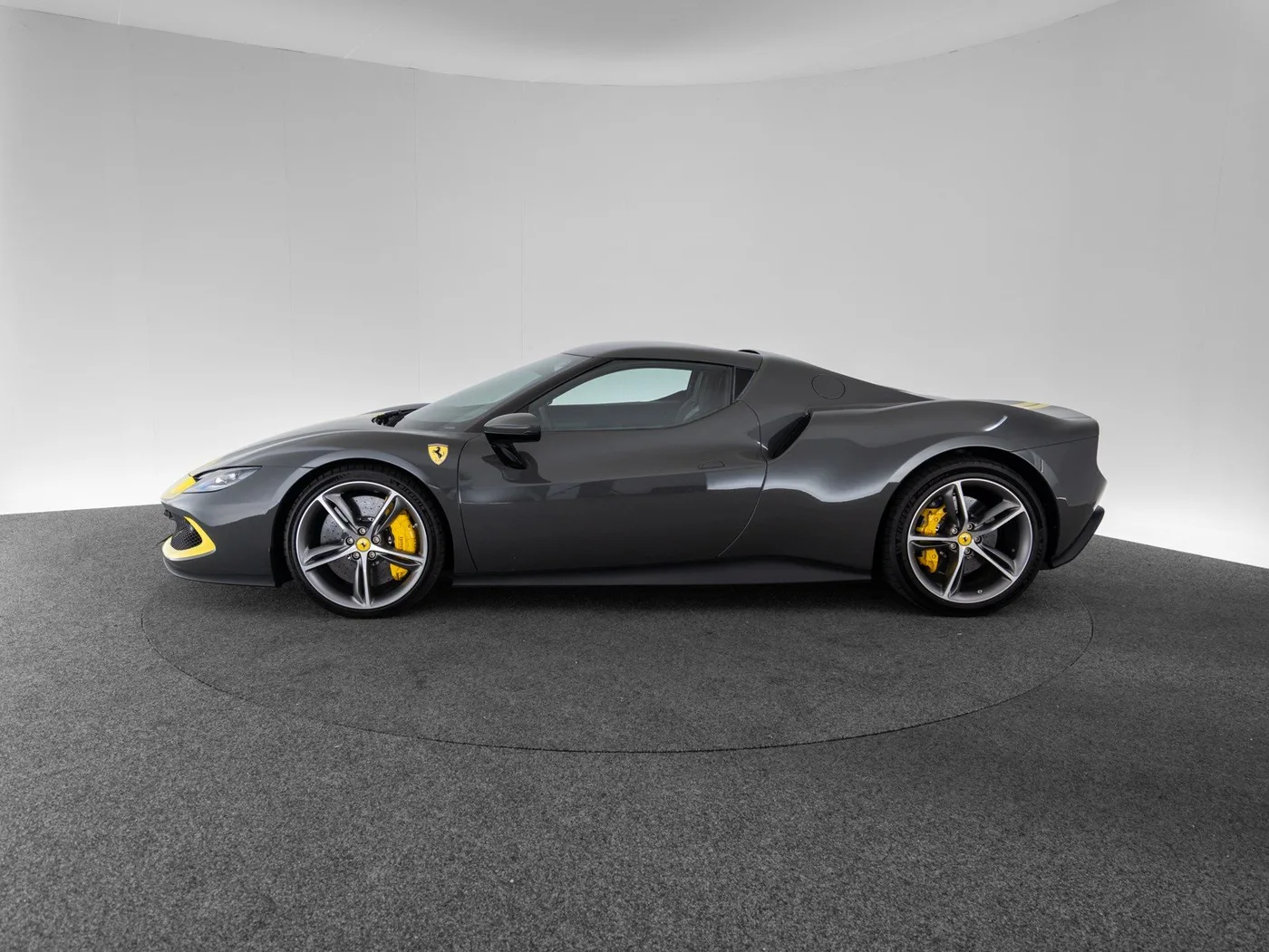 2023 Ferrari 296 GTB offered by a specialist dealer in Singen, Germany, photo 8 of 15