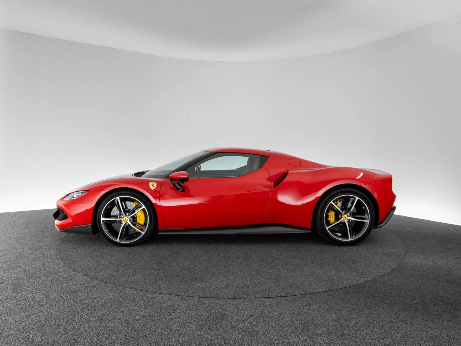 2023 Ferrari 296 GTB, 4/30