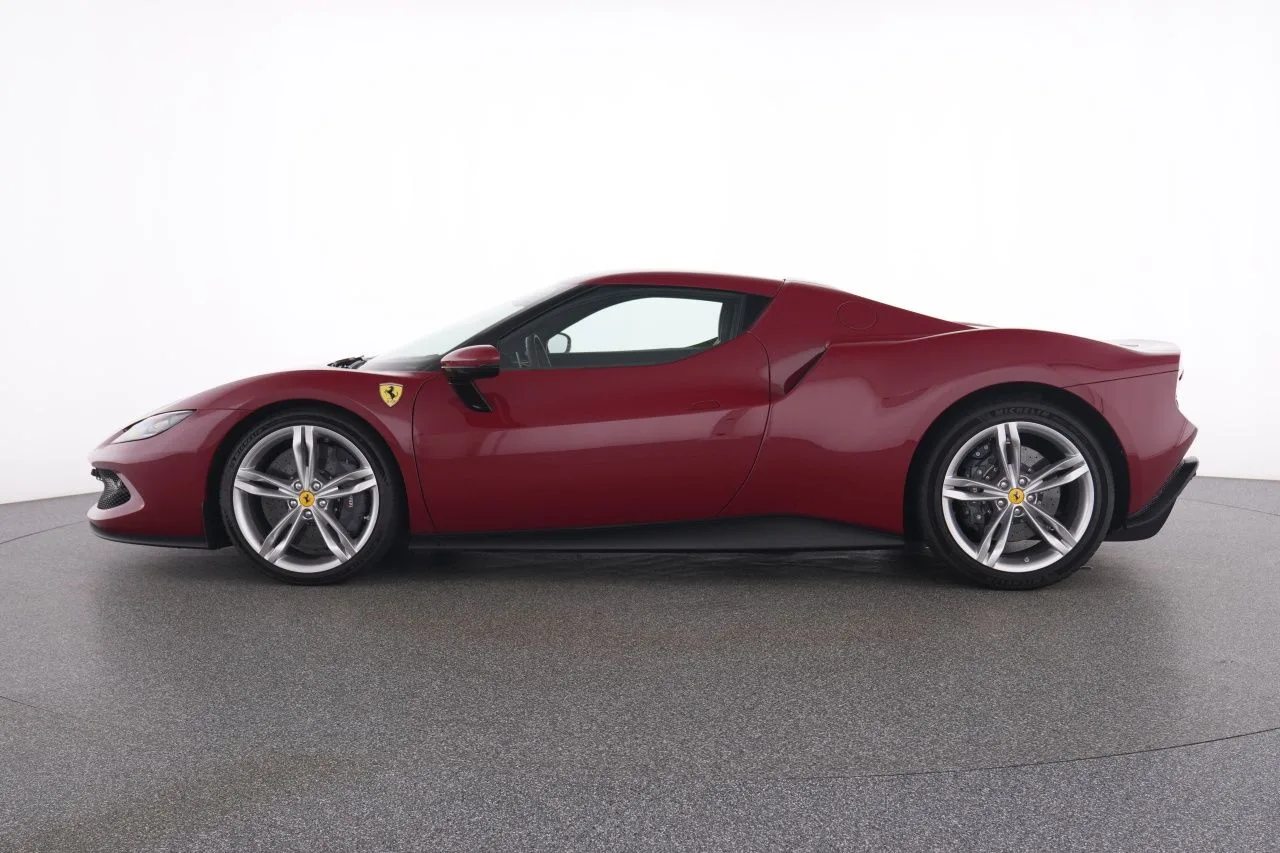 2023 Ferrari 296 GTB, 4/28