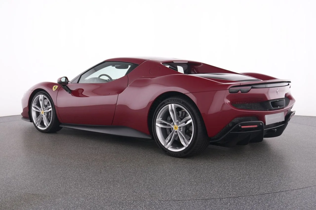 2023 Ferrari 296 GTB, 6/28