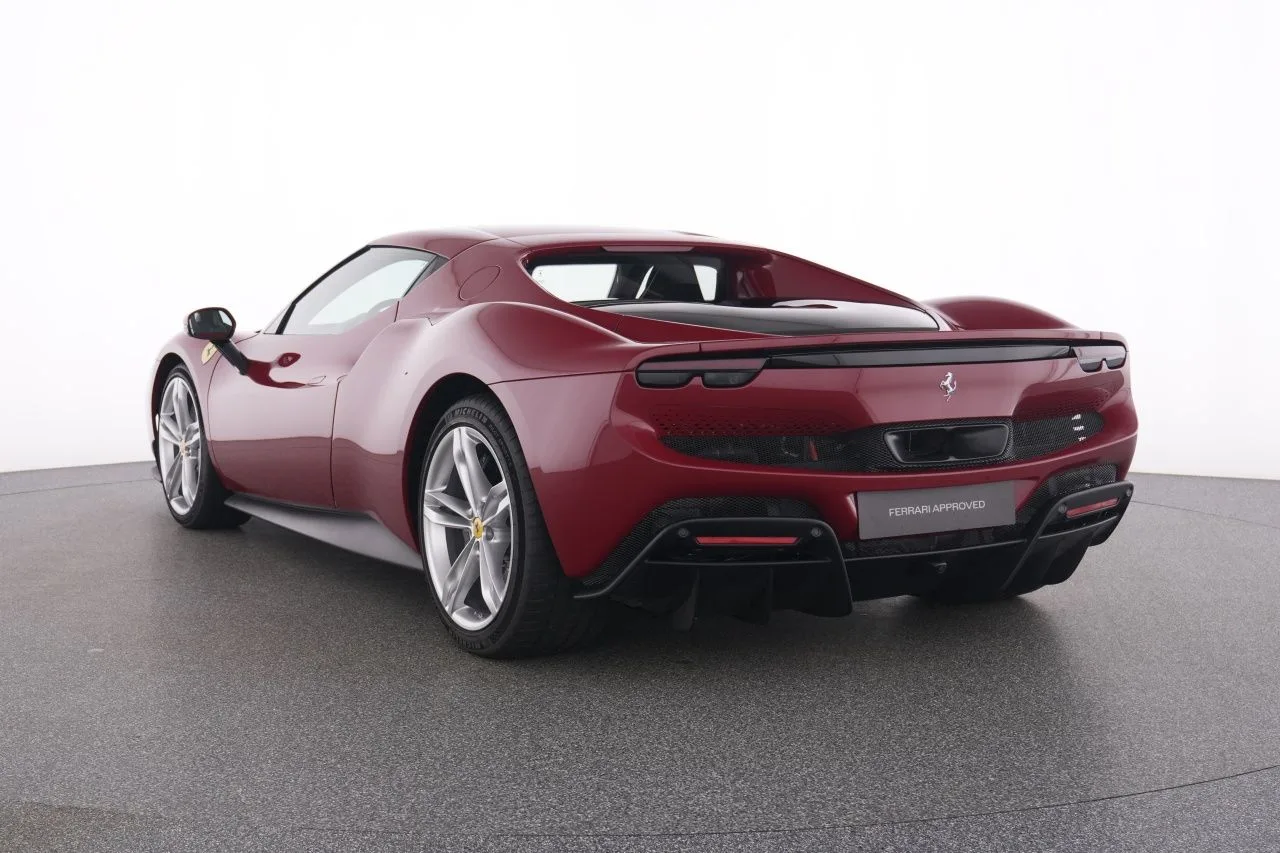 2023 Ferrari 296 GTB, 7/28
