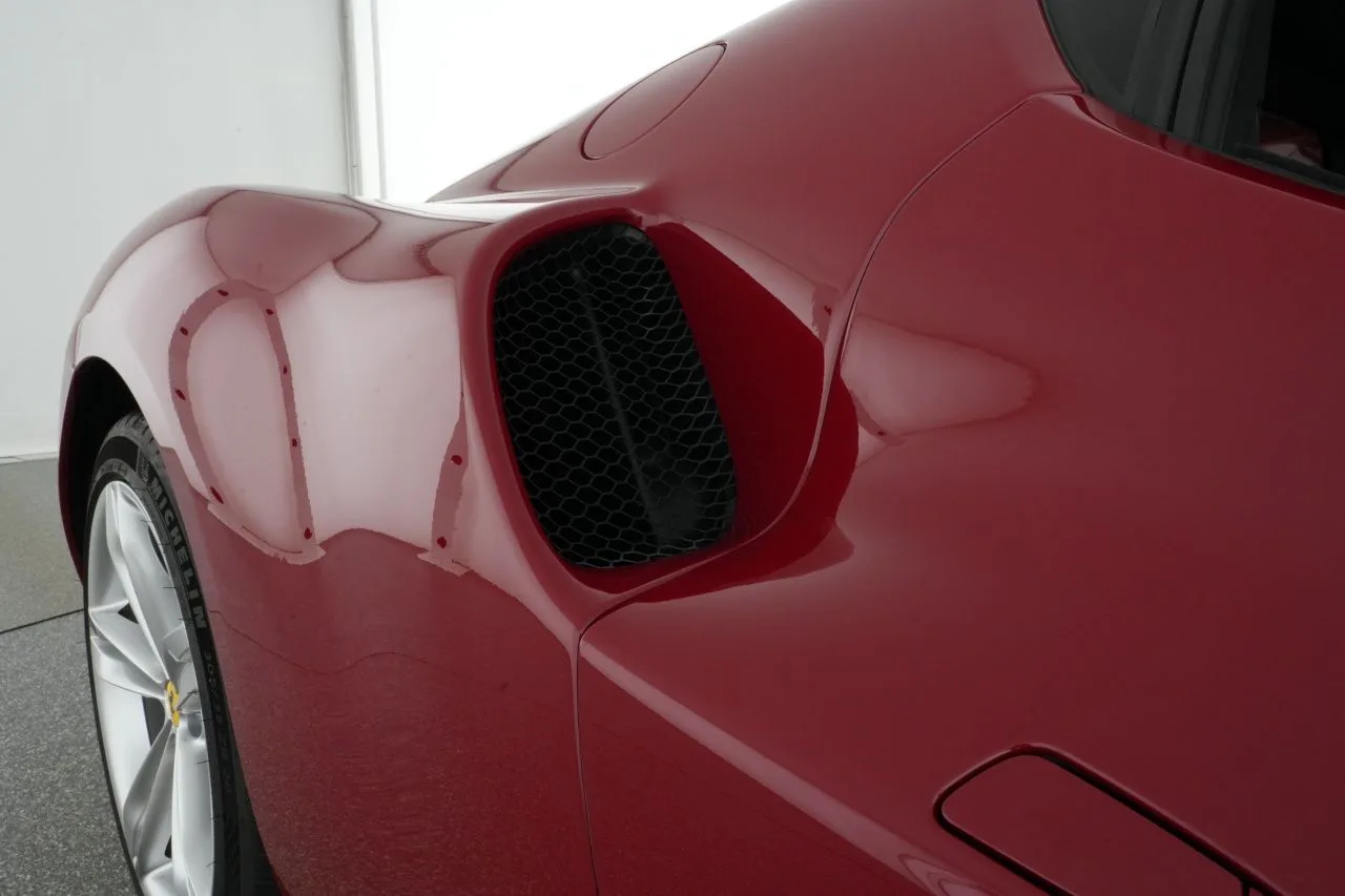 2023 Ferrari 296 GTB, 26/28