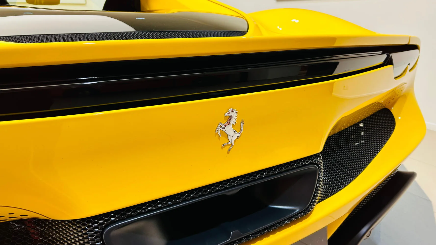 2023 Ferrari 296 GTB, 16/30