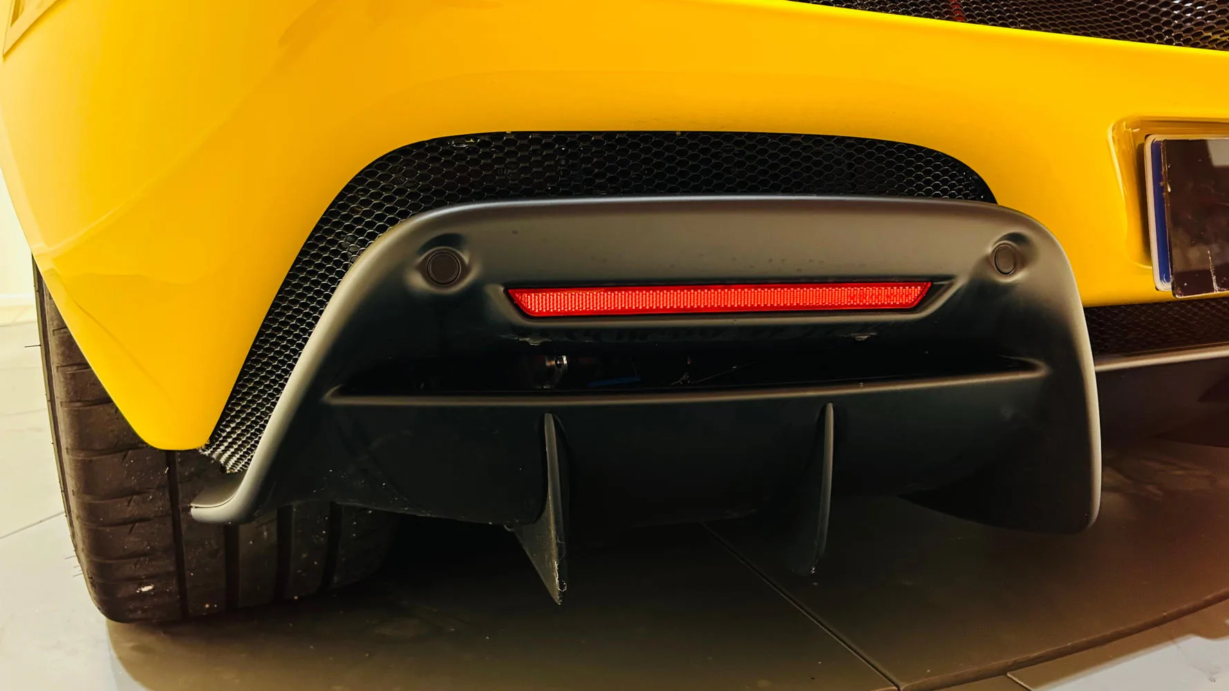 2023 Ferrari 296 GTB, 18/30