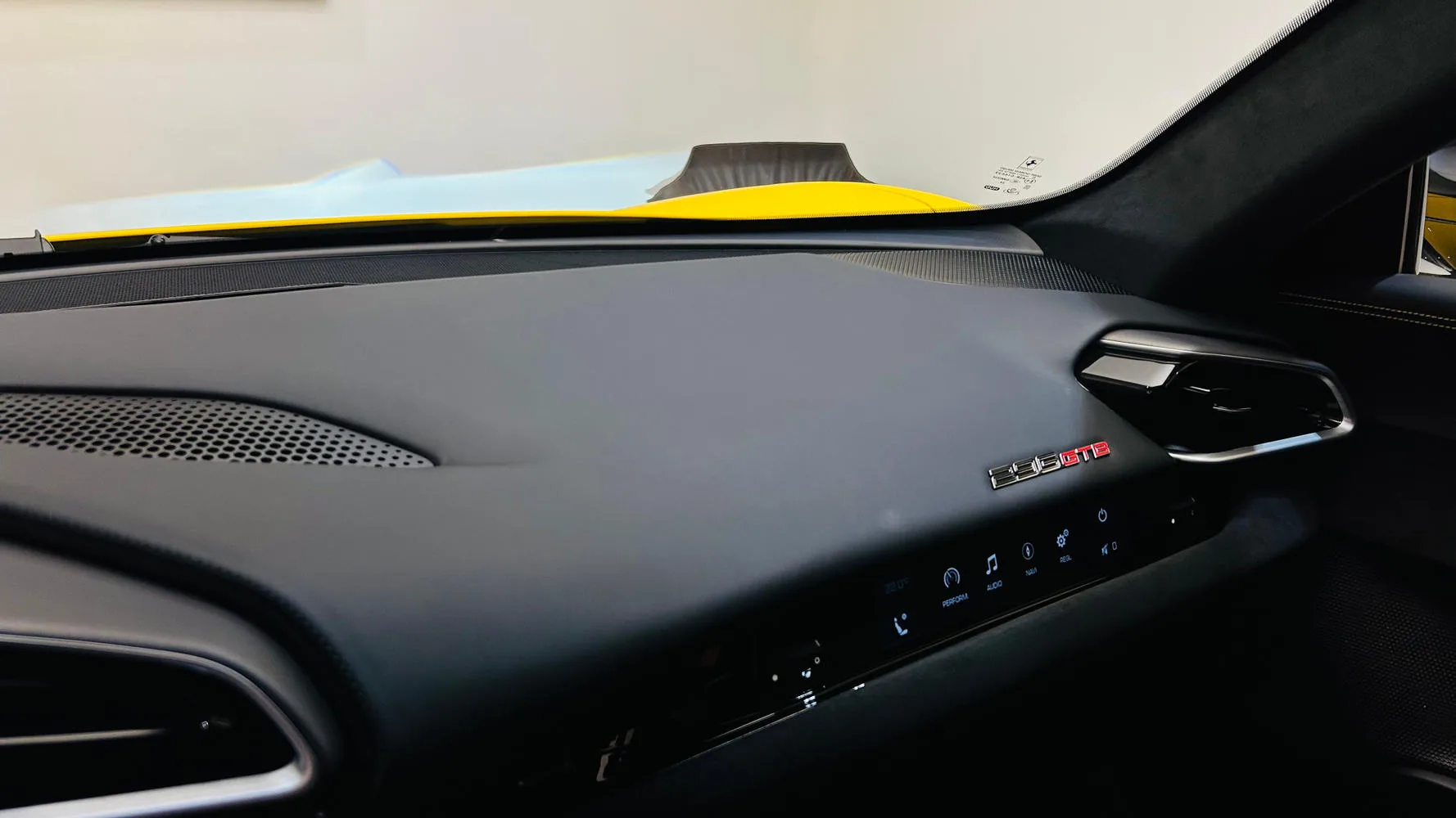 2023 Ferrari 296 GTB, 29/30