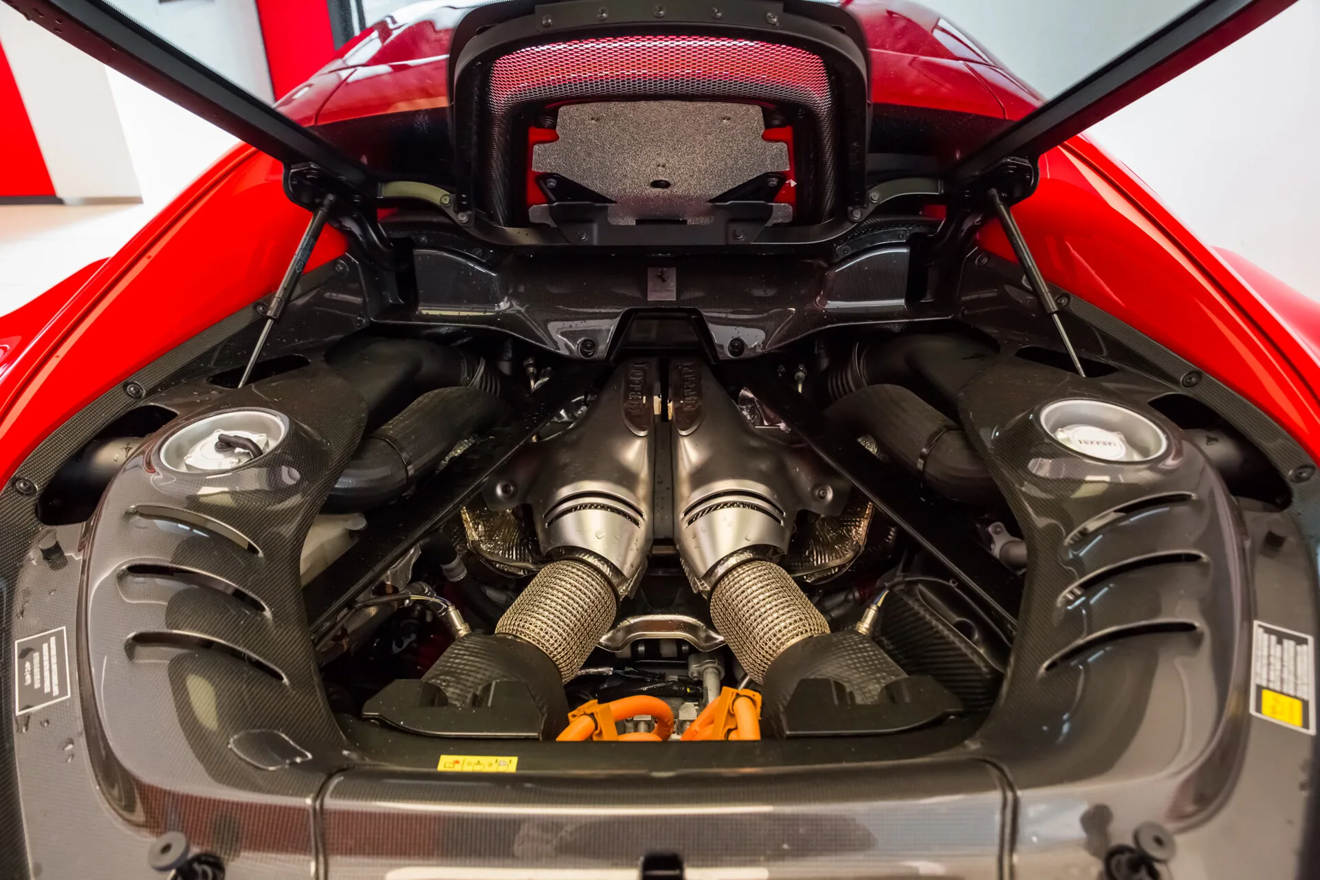 2023 Ferrari 296 GTB, 25/29
