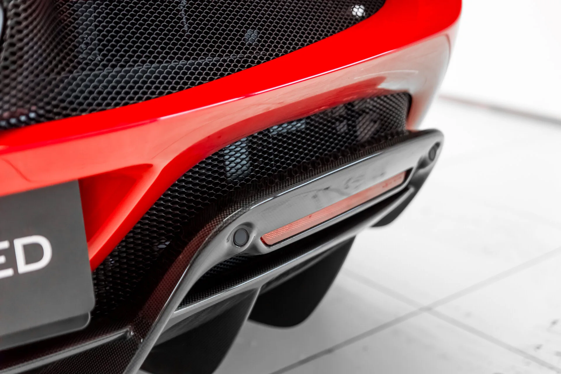 2023 Ferrari 296 GTB, 28/29