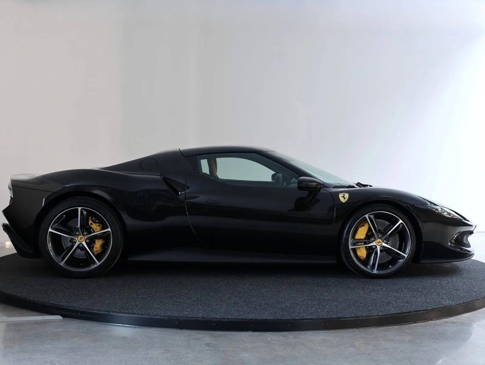 2023 Ferrari 296 GTB, 4/27
