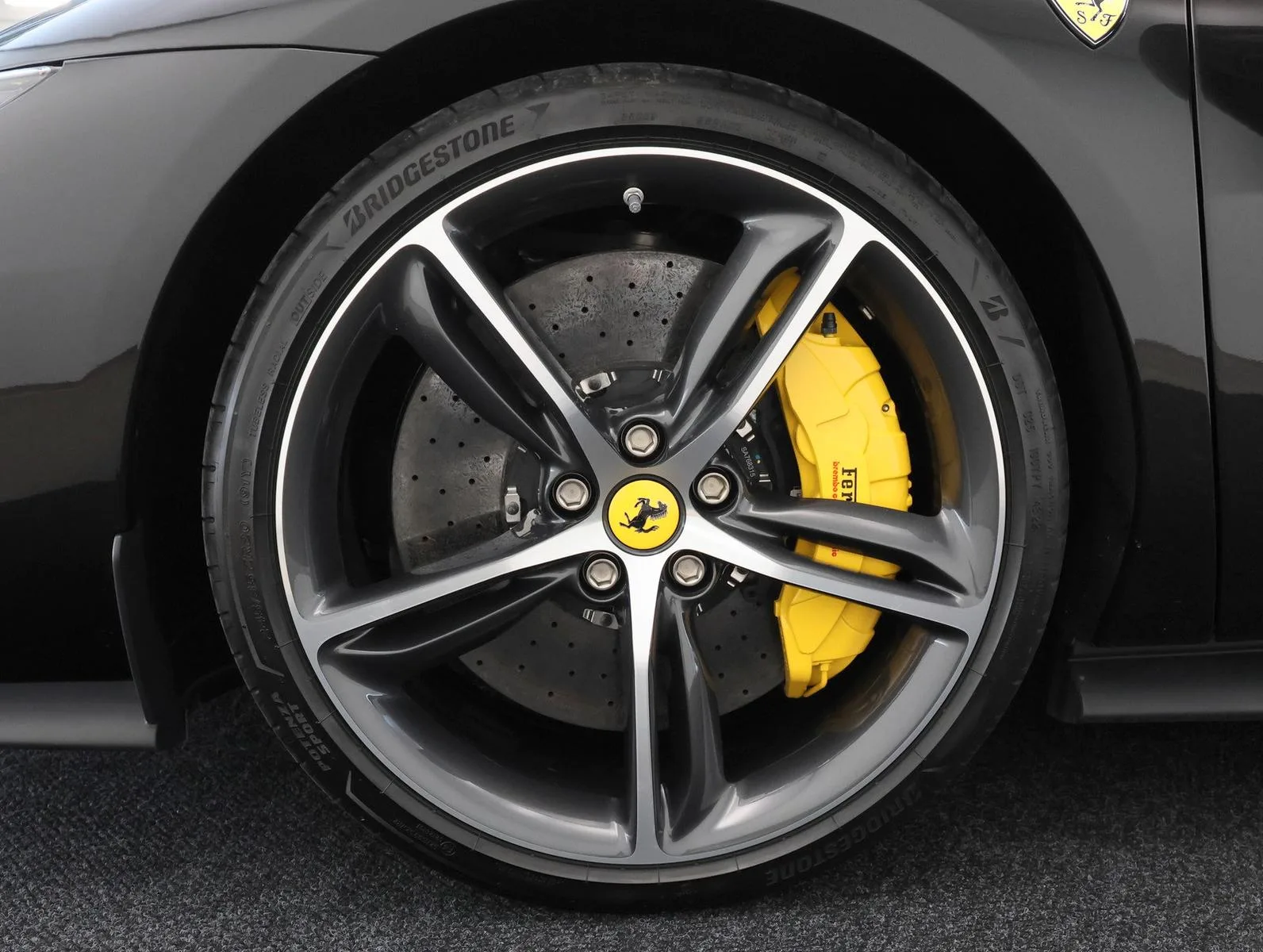 2023 Ferrari 296 GTB, 24/27