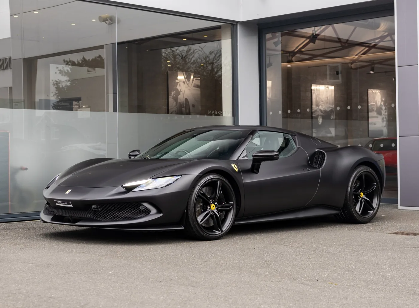 2023 Ferrari 296 GTB angeboten von einem Fachhändler in Banstead, Vereinigtes Königreich, Foto 2 von 15