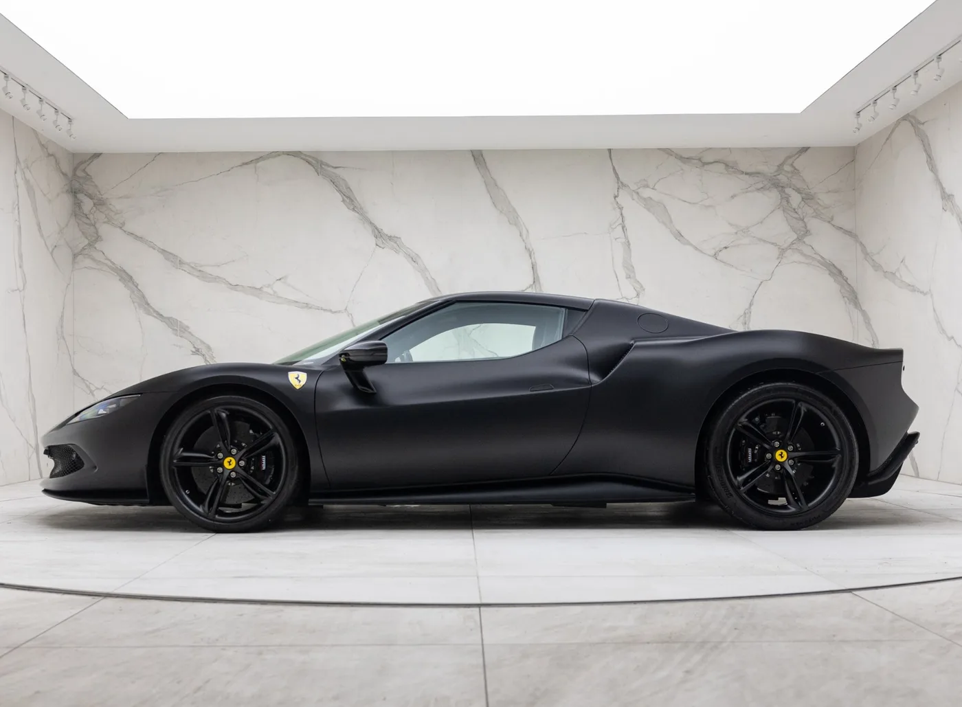 2023 Ferrari 296 GTB angeboten von einem Fachhändler in Banstead, Vereinigtes Königreich, Foto 5 von 15