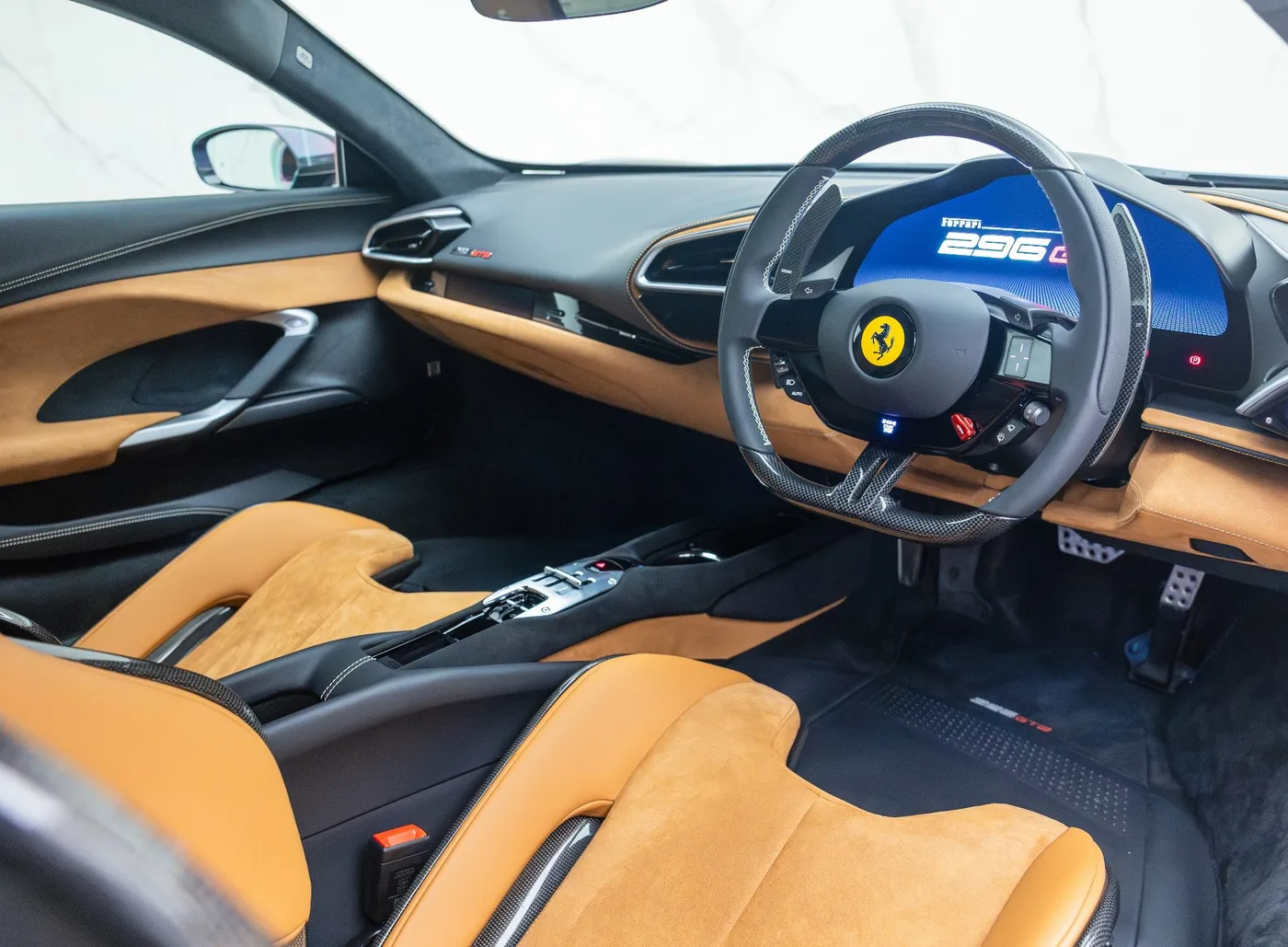 2023 Ferrari 296 GTB proposée par un concessionnaire spécialisé à Banstead, Royaume-Uni, photo 11 sur 25
