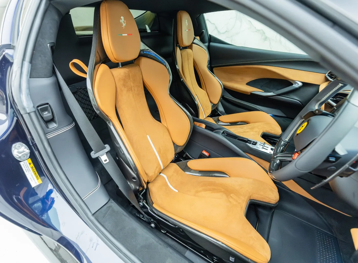 2023 Ferrari 296 GTB proposée par un concessionnaire spécialisé à Banstead, Royaume-Uni, photo 12 sur 25