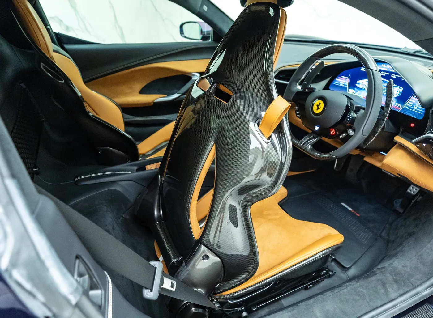 2023 Ferrari 296 GTB proposée par un concessionnaire spécialisé à Banstead, Royaume-Uni, photo 13 sur 25