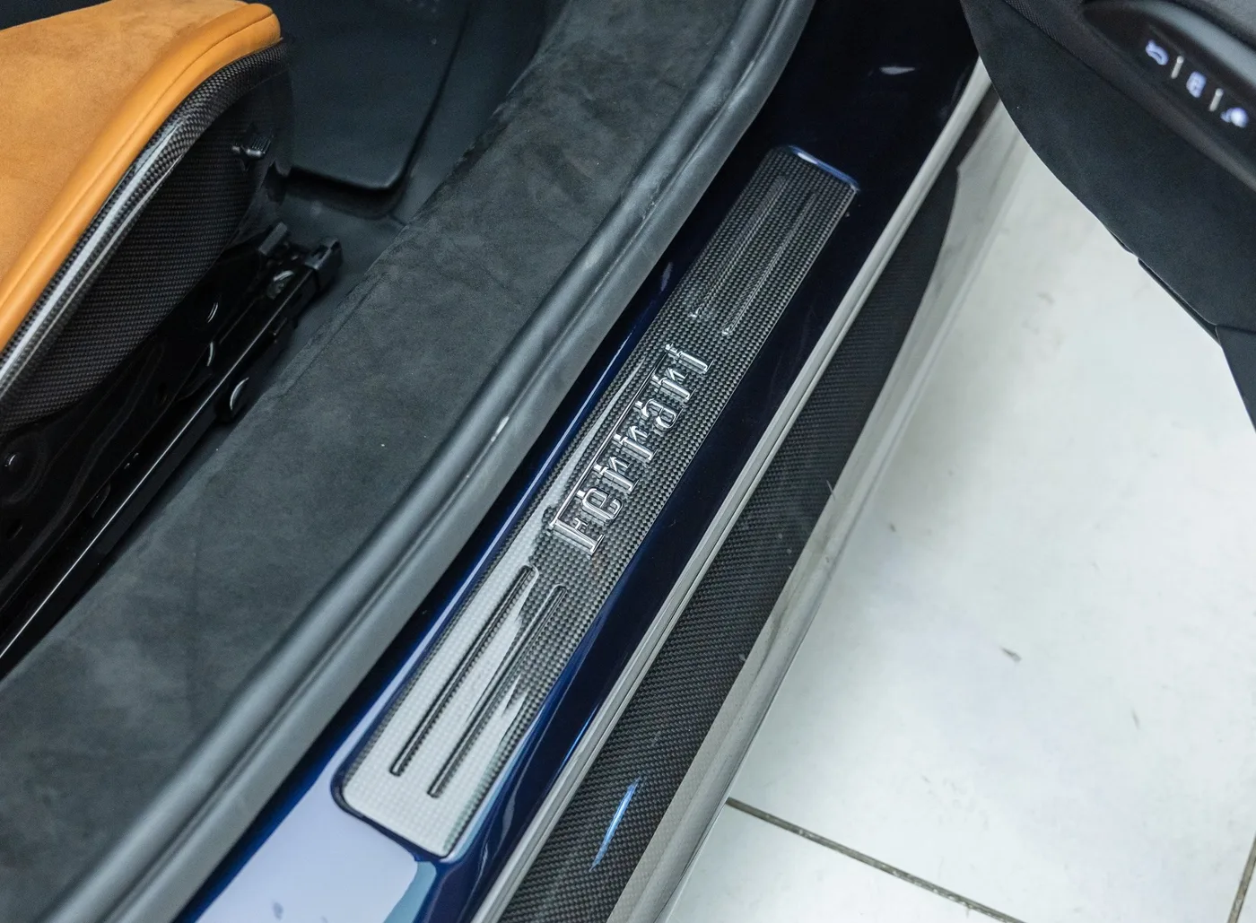 2023 Ferrari 296 GTB proposée par un concessionnaire spécialisé à Banstead, Royaume-Uni, photo 22 sur 25