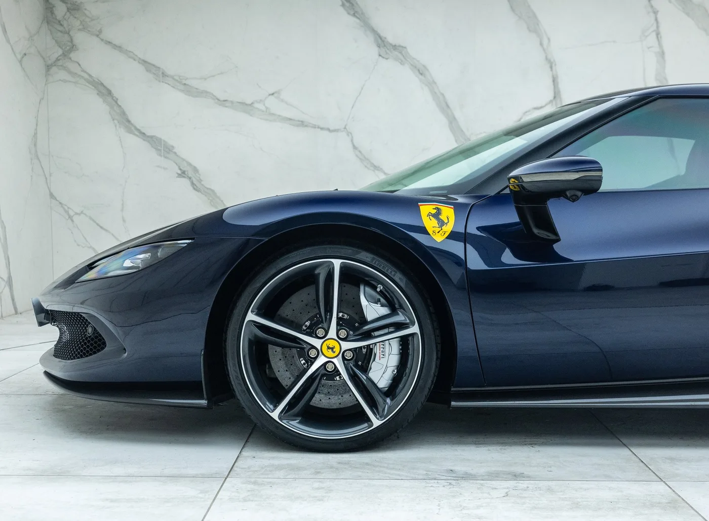 2023 Ferrari 296 GTB proposée par un concessionnaire spécialisé à Banstead, Royaume-Uni, photo 24 sur 25