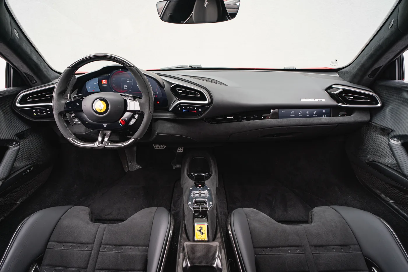 2023 Ferrari 296 GTB proposée par un concessionnaire spécialisé à Vösendorf, Autriche, photo 5 sur 15