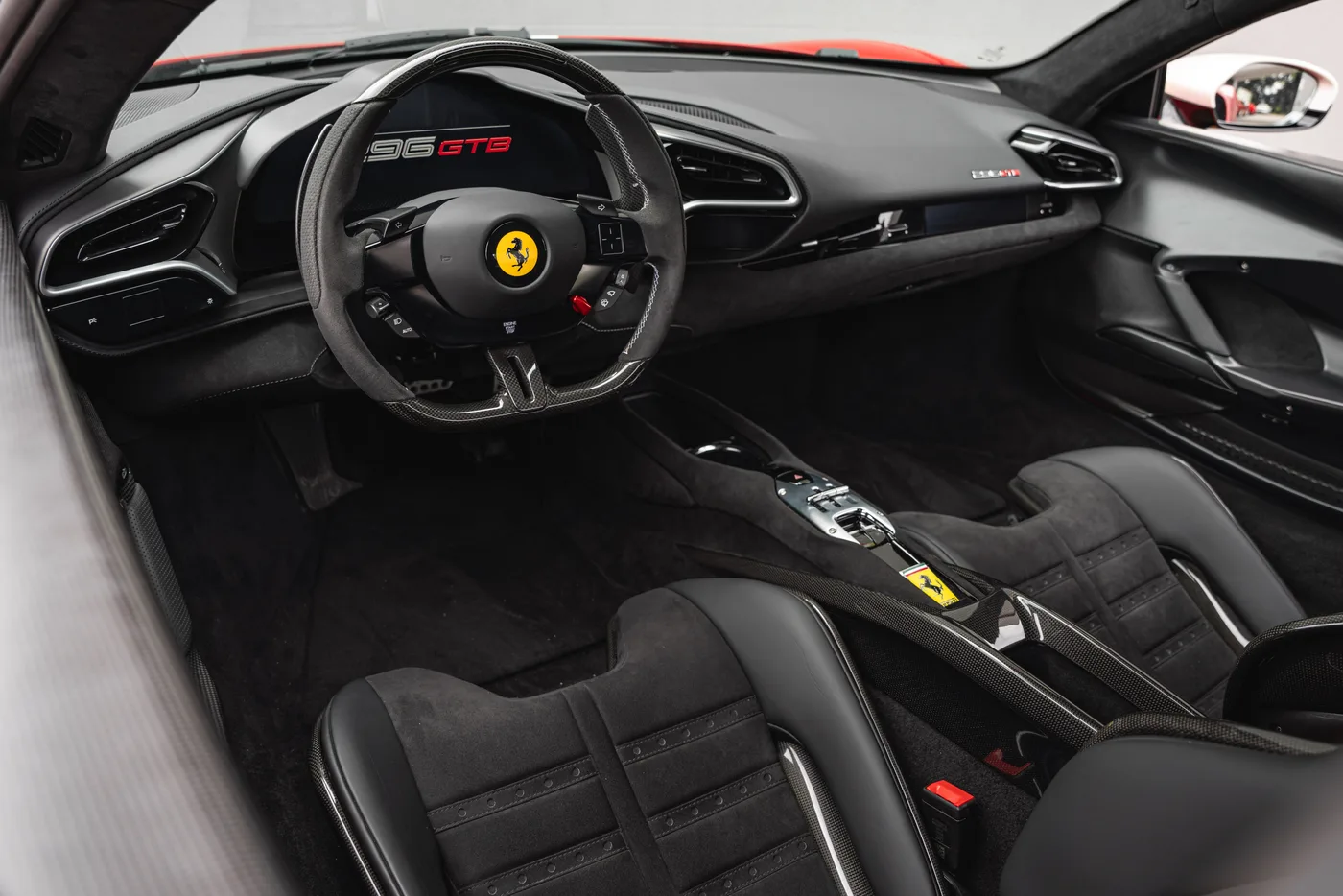 2023 Ferrari 296 GTB proposée par un concessionnaire spécialisé à Vösendorf, Autriche, photo 9 sur 15