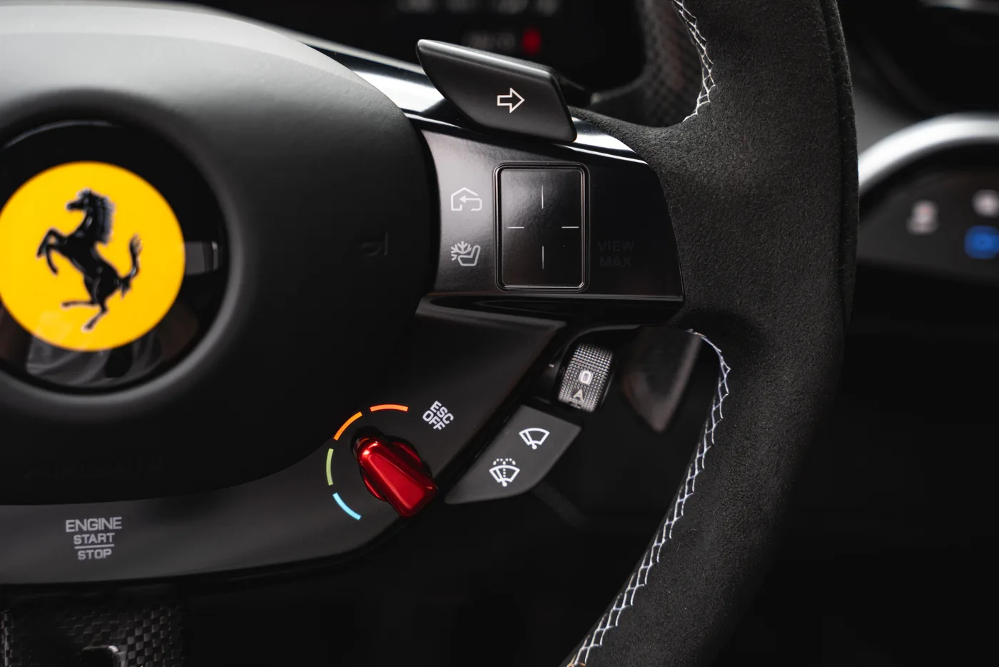 2023 Ferrari 296 GTB proposée par un concessionnaire spécialisé à Vösendorf, Autriche, photo 13 sur 15