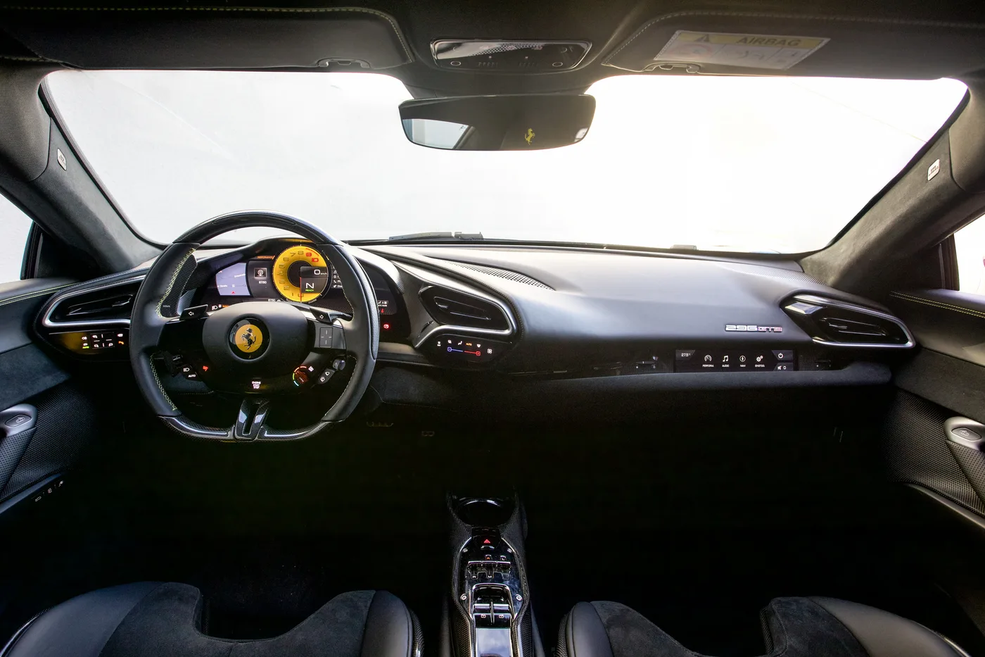 2023 Ferrari 296 GTB proposée par un concessionnaire spécialisé à Vösendorf, Autriche, photo 5 sur 15