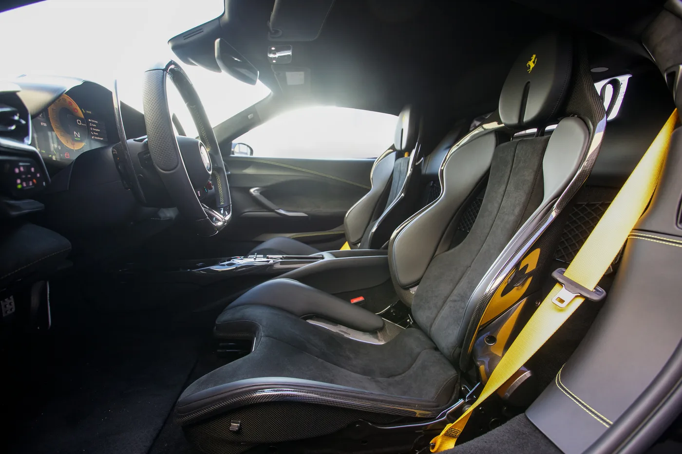 2023 Ferrari 296 GTB proposée par un concessionnaire spécialisé à Vösendorf, Autriche, photo 6 sur 15