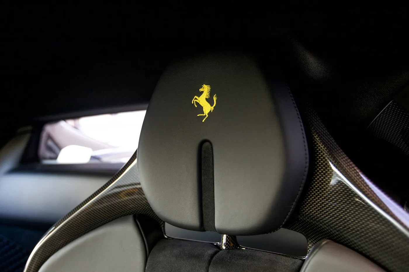 2023 Ferrari 296 GTB proposée par un concessionnaire spécialisé à Vösendorf, Autriche, photo 12 sur 15