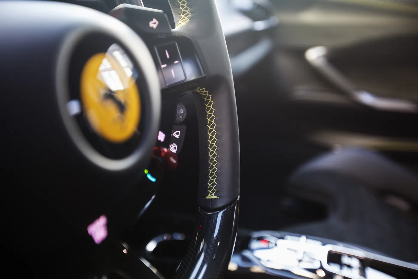2023 Ferrari 296 GTB proposée par un concessionnaire spécialisé à Vösendorf, Autriche, photo 15 sur 15