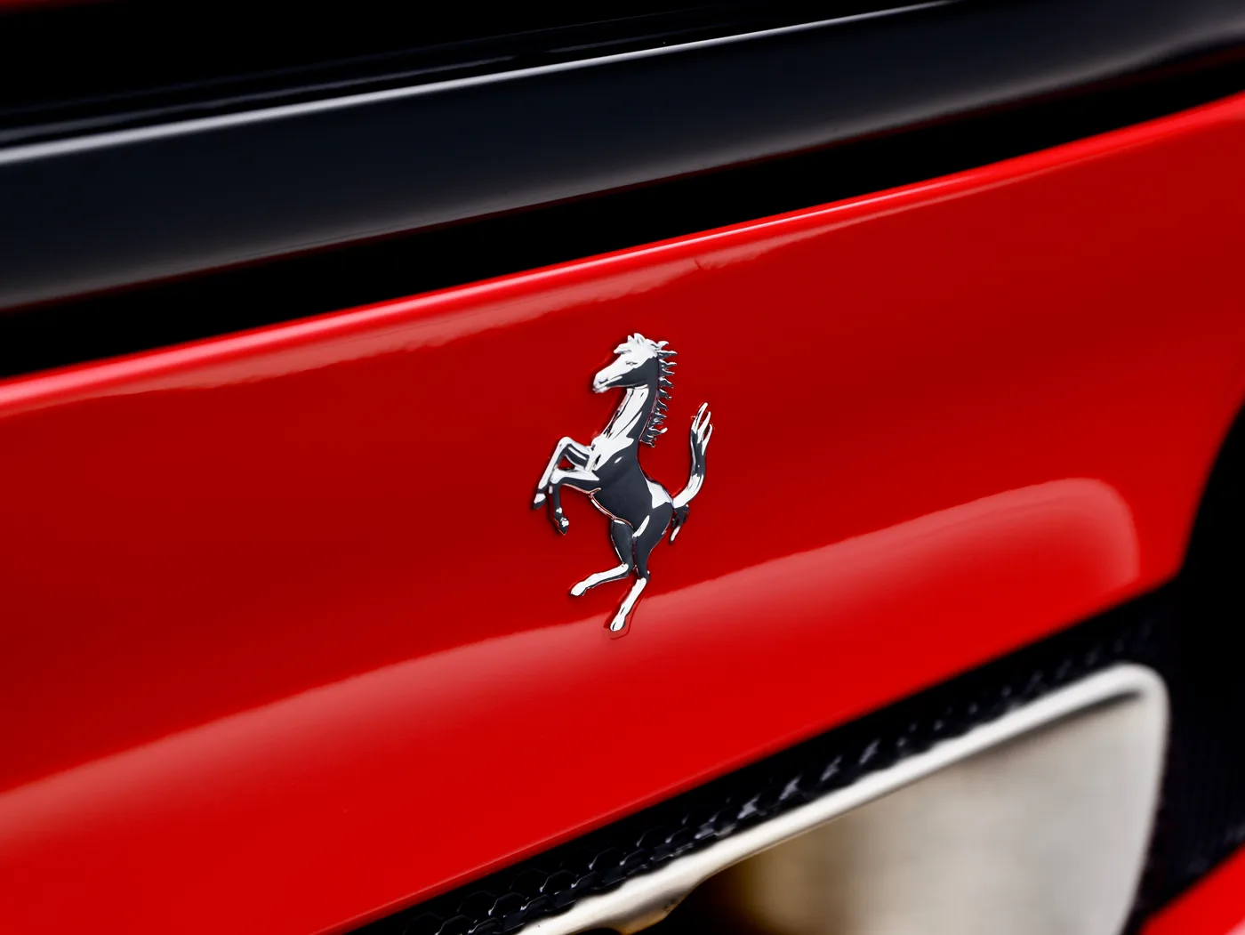 2023 Ferrari 296 GTB offered by a specialist dealer in Frankfurt am Main, Germany, photo 9 of 15