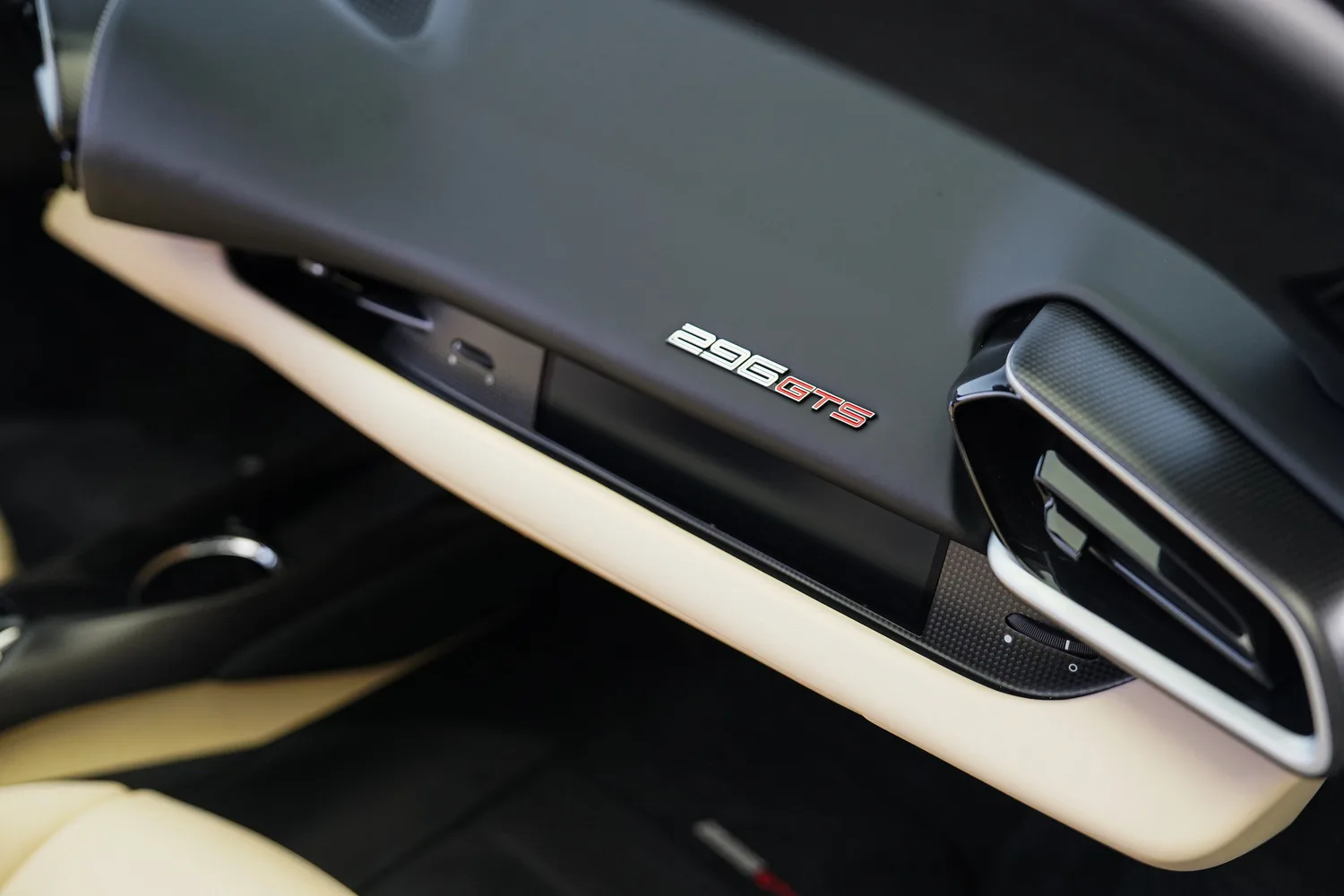 2023 Ferrari 296 GTS, 4/16