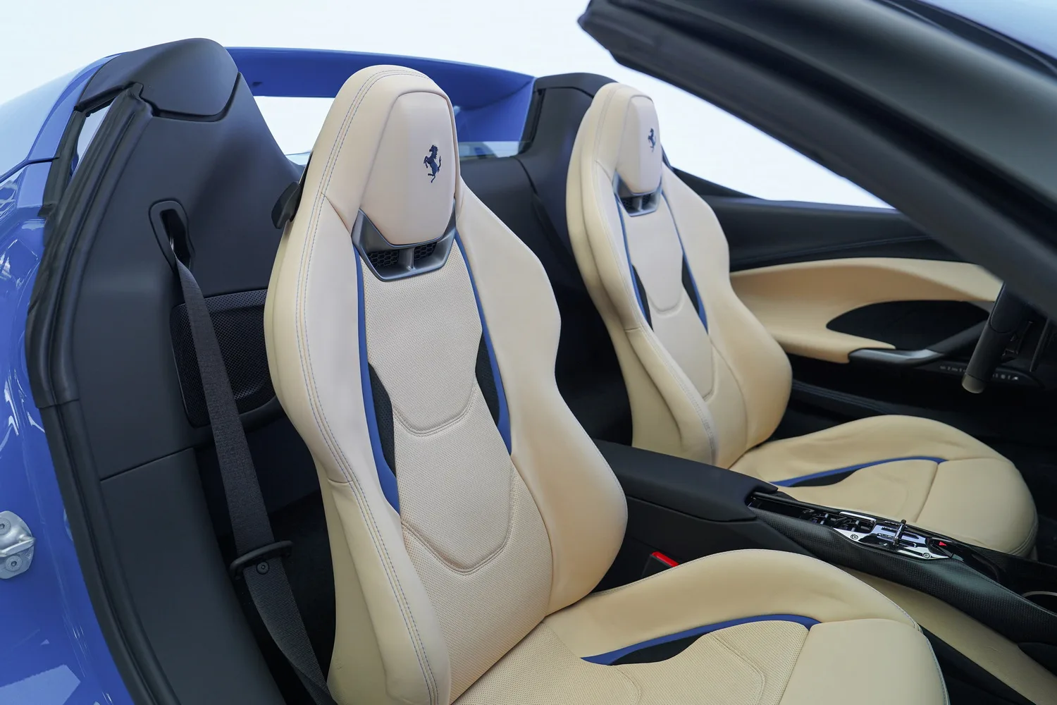 2023 Ferrari 296 GTS, 6/16