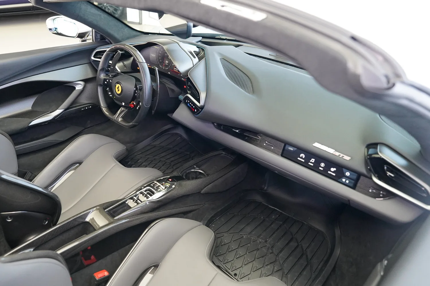 2023 Ferrari 296 GTS Assetto Fiorano, 17/18
