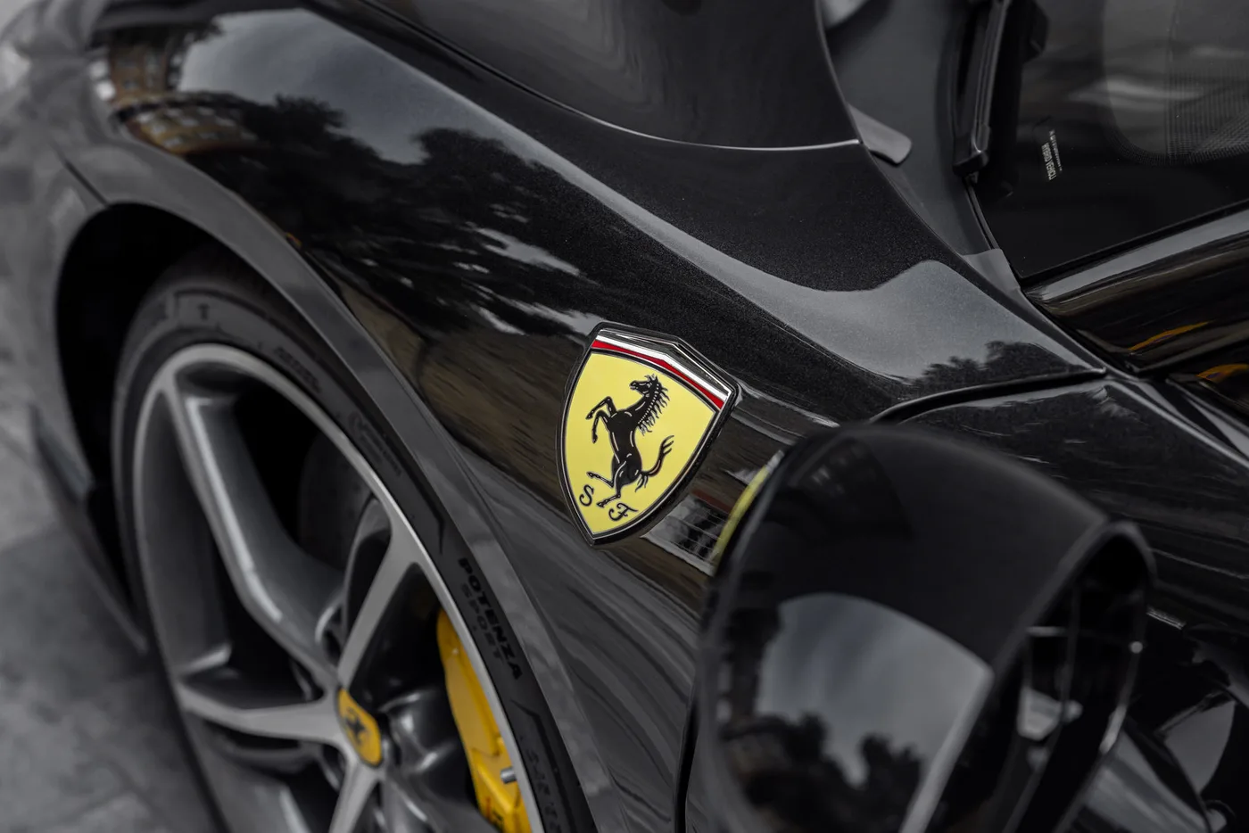 2023 Ferrari 296 GTS angeboten von einer Vertragshändlergruppe in Mayfair, Vereinigtes Königreich, Foto 8 von 25