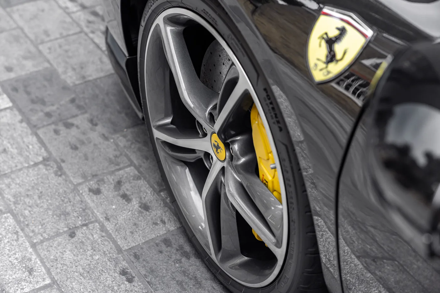 2023 Ferrari 296 GTS angeboten von einer Vertragshändlergruppe in Mayfair, Vereinigtes Königreich, Foto 9 von 25