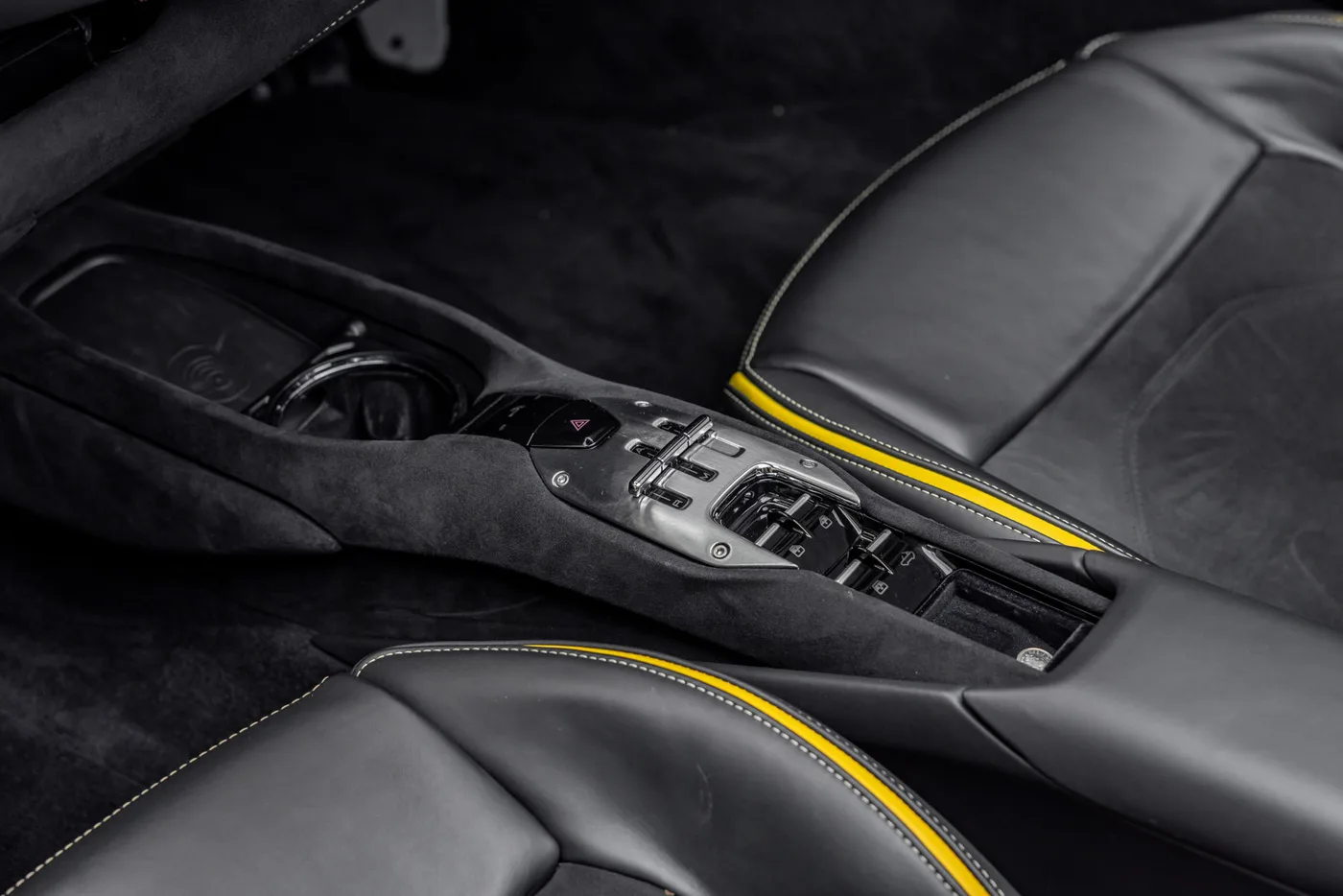 2023 Ferrari 296 GTS angeboten von einer Vertragshändlergruppe in Mayfair, Vereinigtes Königreich, Foto 15 von 25
