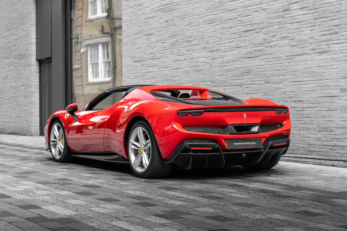 2023 Ferrari 296 GTS angeboten von einer Vertragshändlergruppe in Mayfair, Vereinigtes Königreich, Foto 4 von 25
