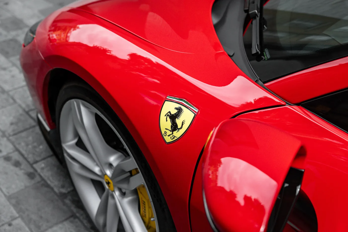 2023 Ferrari 296 GTS angeboten von einer Vertragshändlergruppe in Mayfair, Vereinigtes Königreich, Foto 13 von 25
