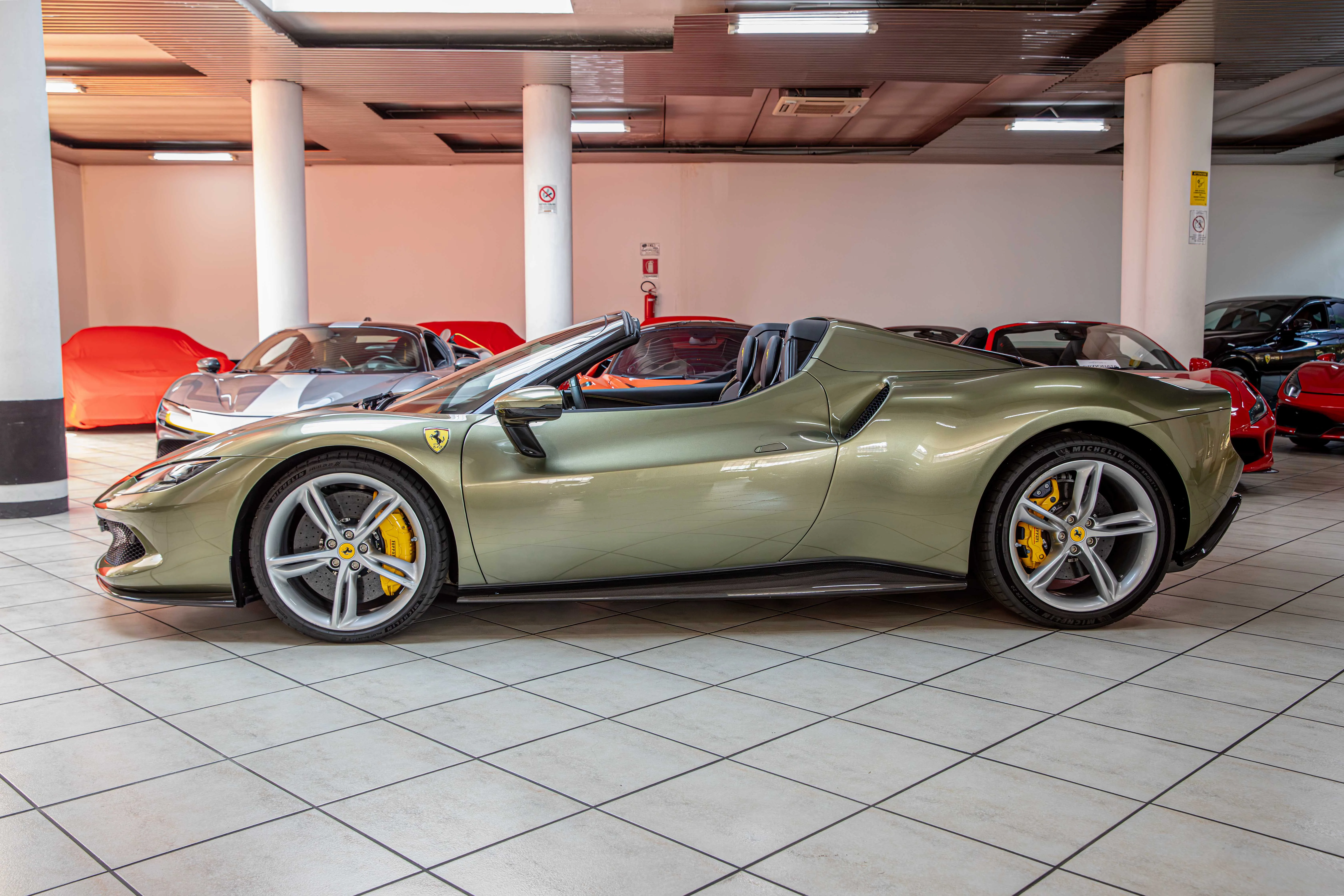 2023 Ferrari 296 GTS, 7/28