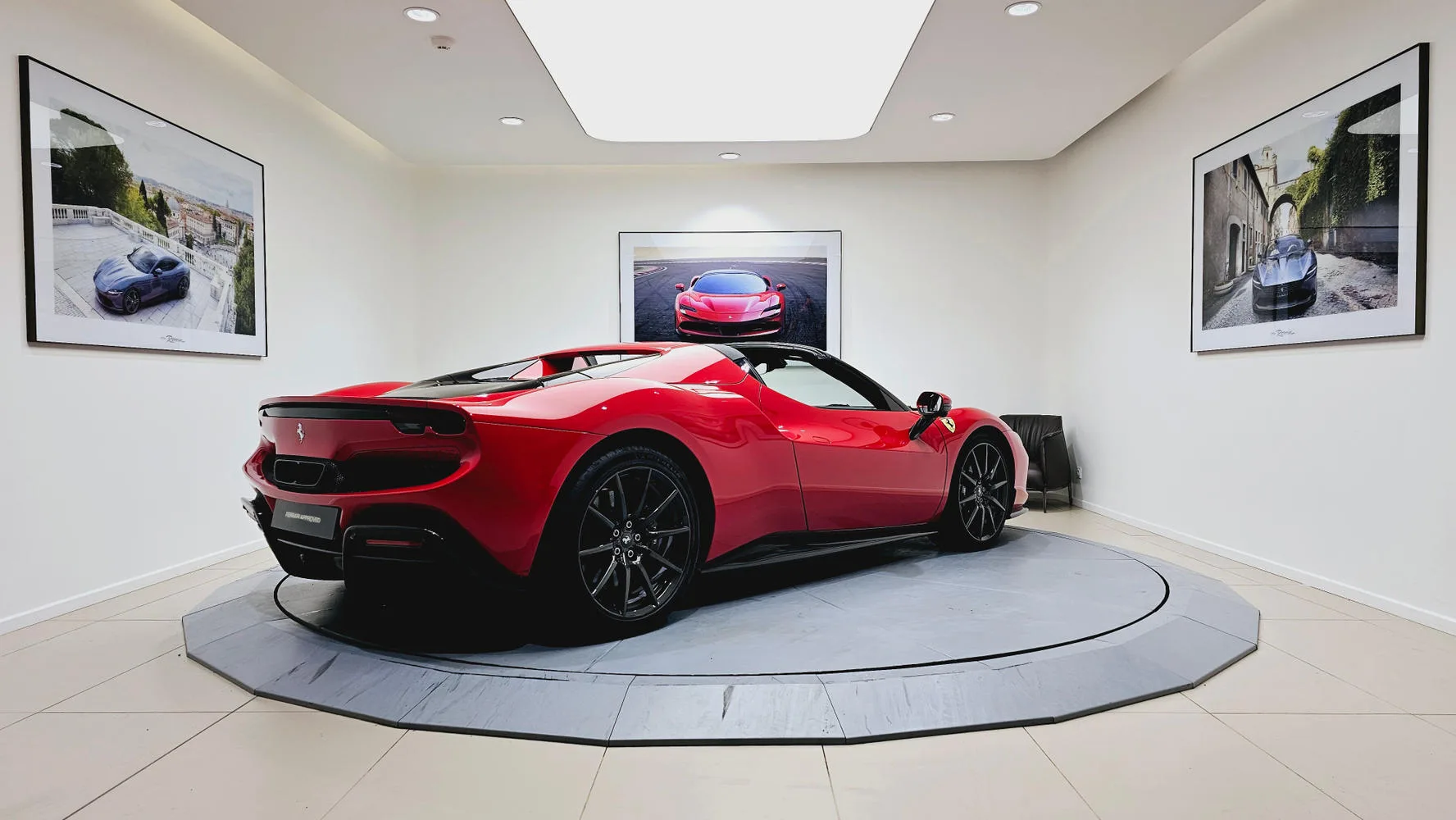 2023 Ferrari 296 GTS, 3/17