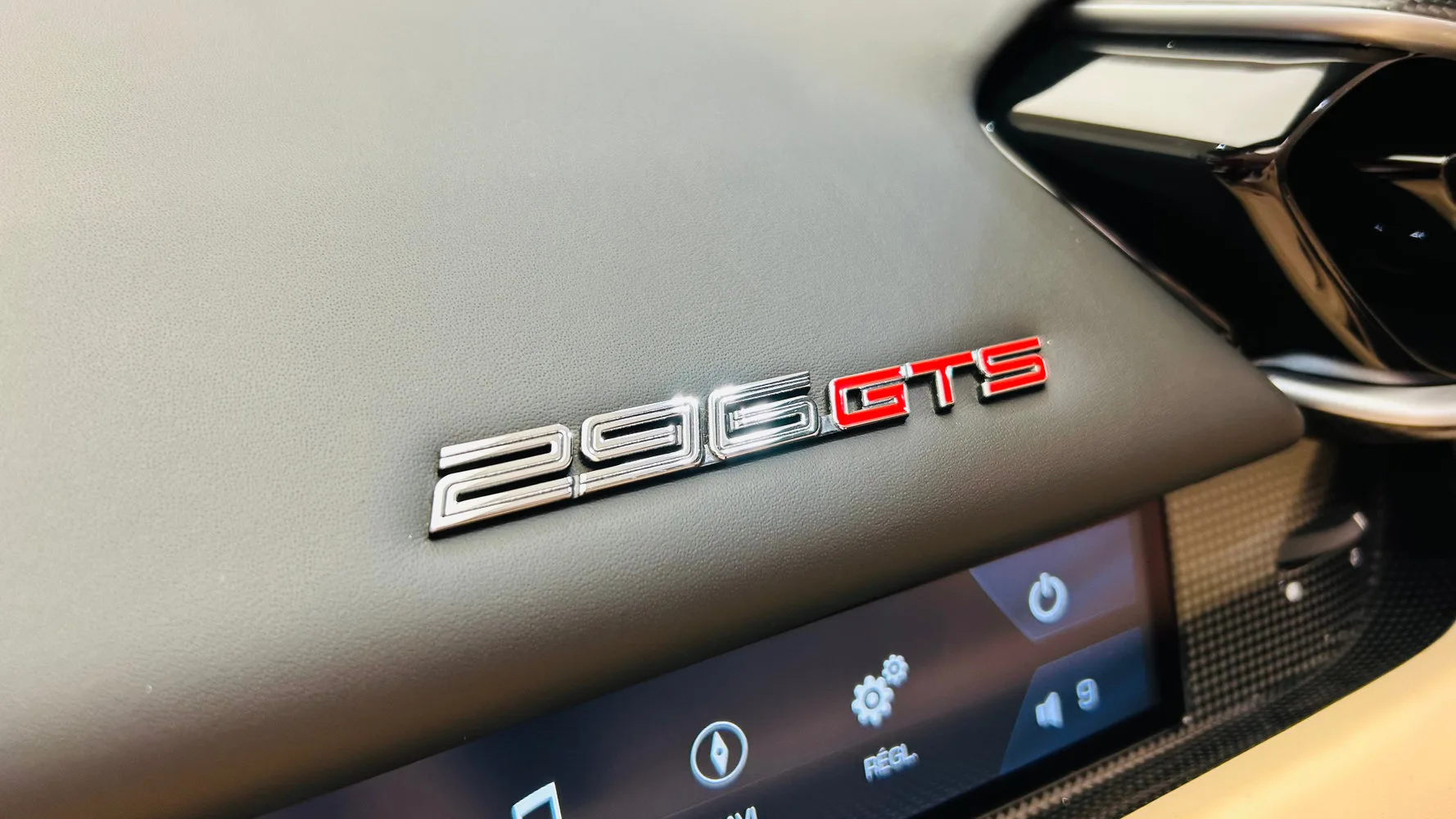 2023 Ferrari 296 GTS, 16/30