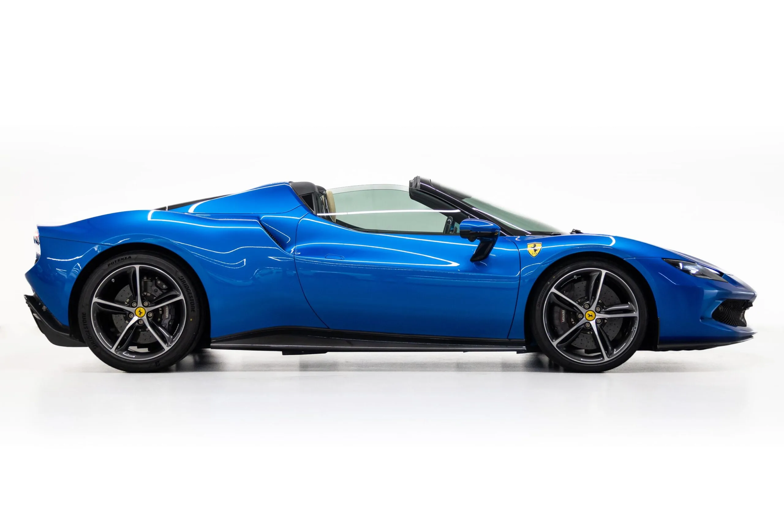 2023 Ferrari 296 GTS, 4/22