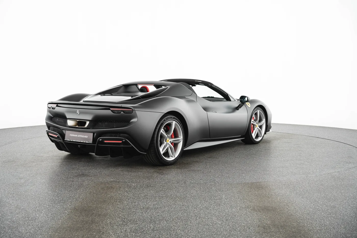 2023 Ferrari 296 GTS angeboten von einem Fachhändler in Vösendorf, Österreich, Foto 3 von 15