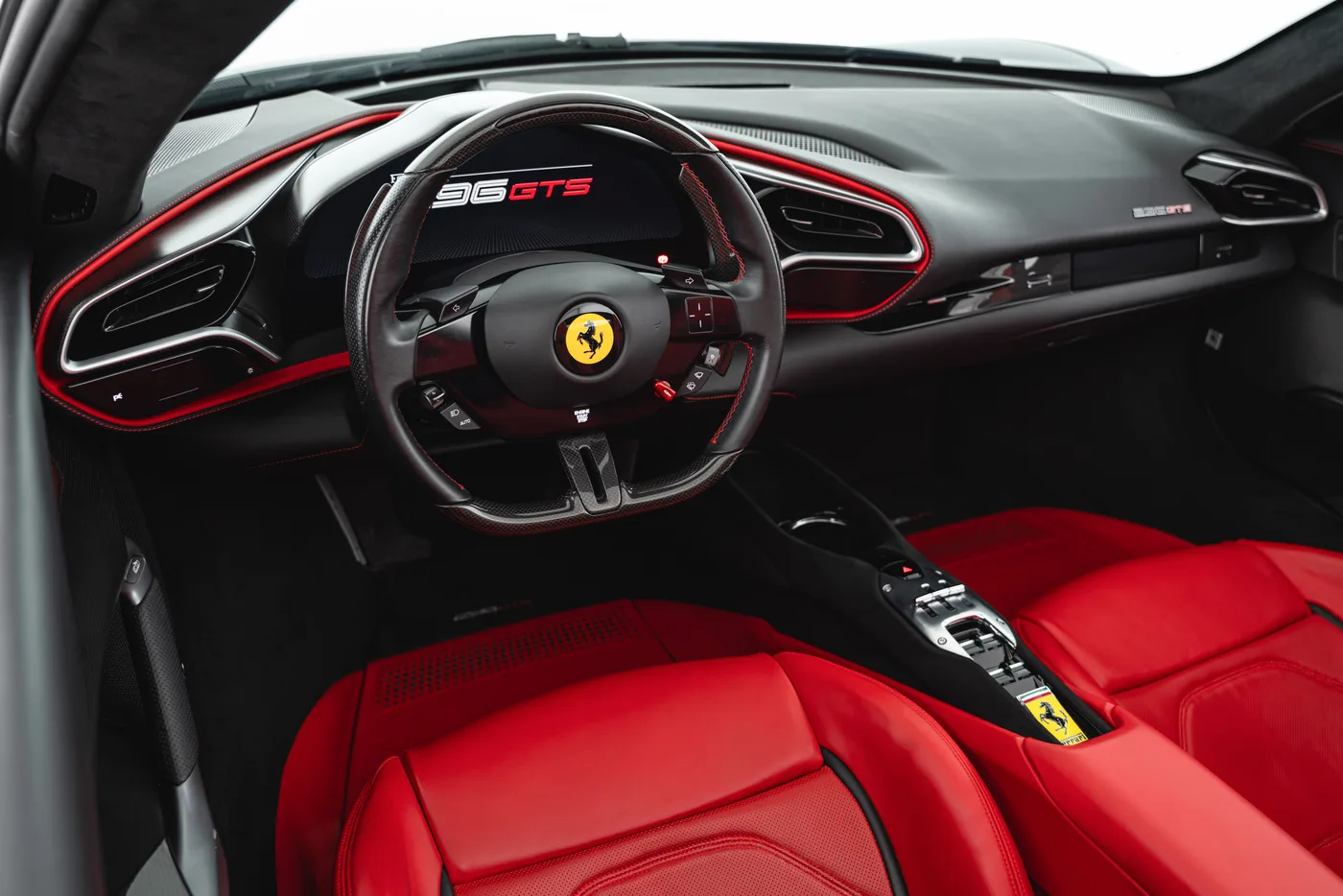 2023 Ferrari 296 GTS angeboten von einem Fachhändler in Vösendorf, Österreich, Foto 7 von 15