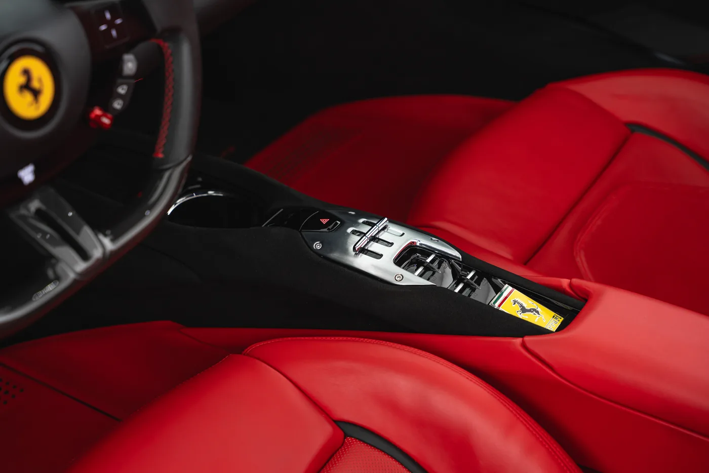 2023 Ferrari 296 GTS angeboten von einem Fachhändler in Vösendorf, Österreich, Foto 14 von 15