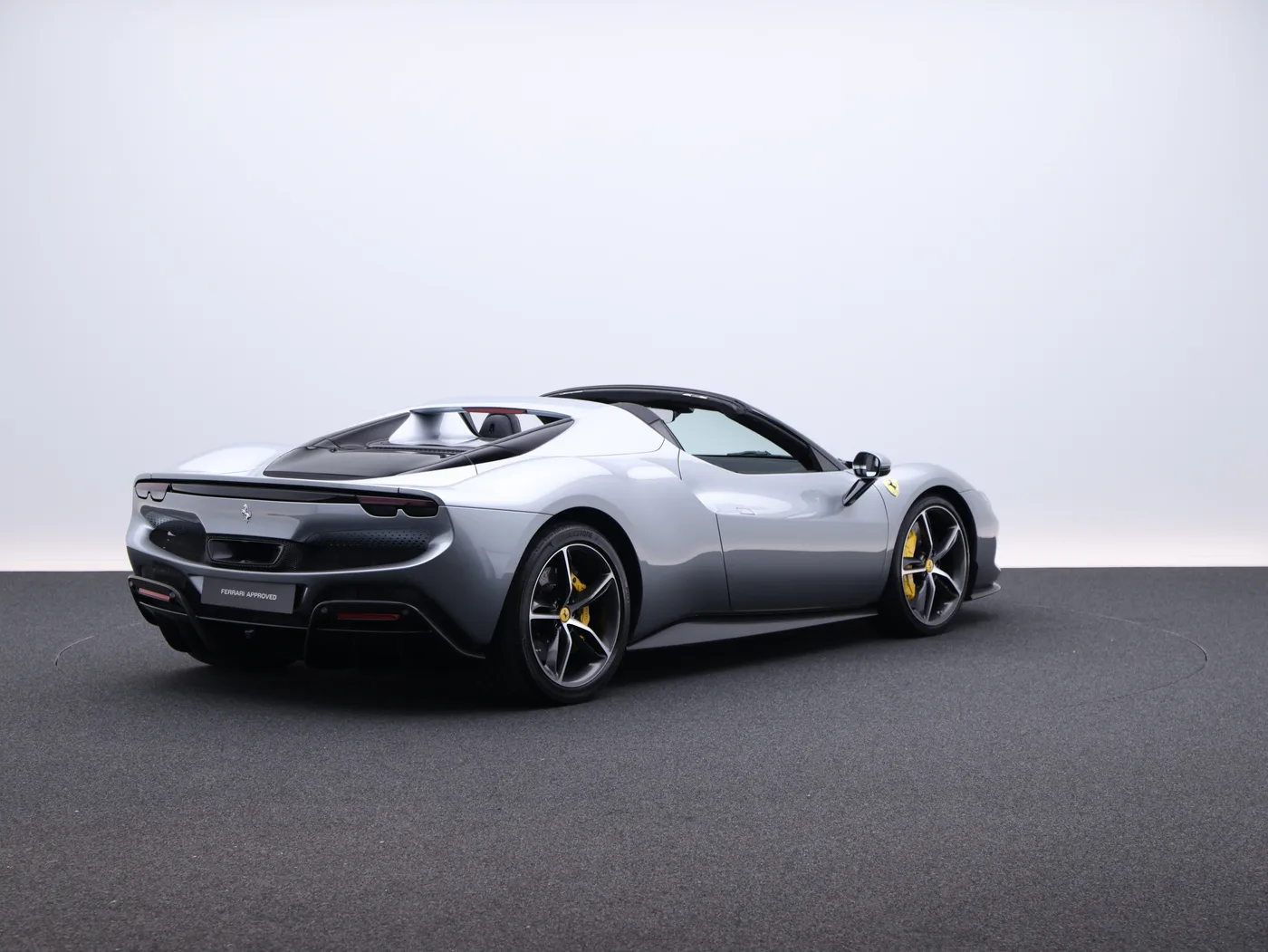 2023 Ferrari 296 GTS offered by a specialist dealer in Frankfurt am Main, Germany, photo 3 of 15