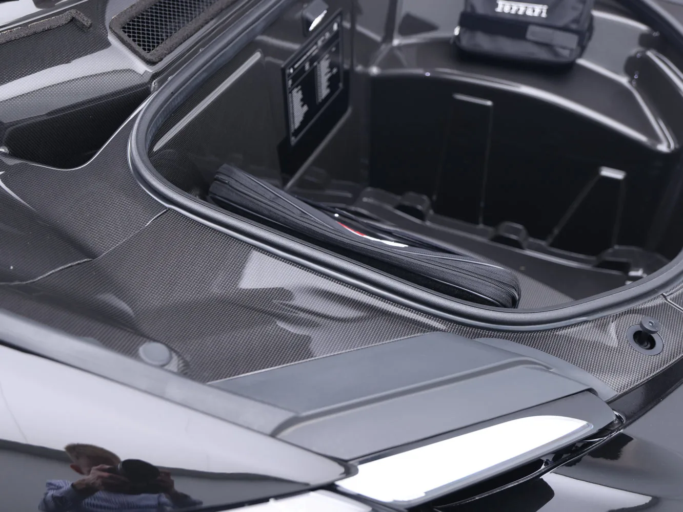 2023 Ferrari 296 GTS, 9/29