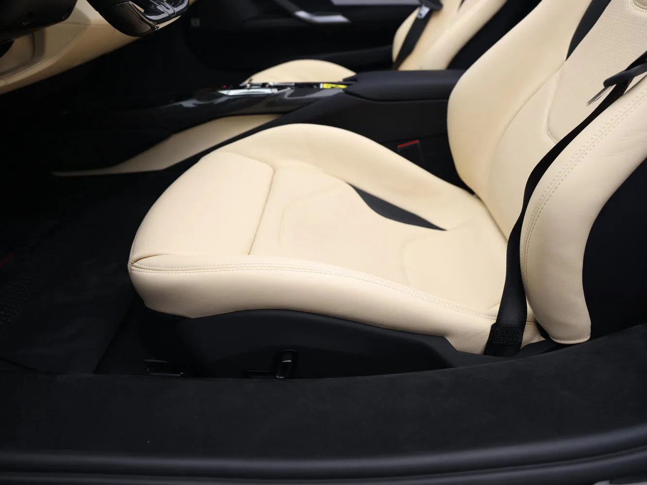 2023 Ferrari 296 GTS, 23/29