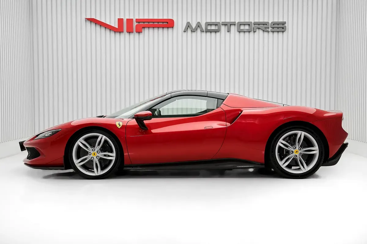 2023 Ferrari 296 GTS, 6/12