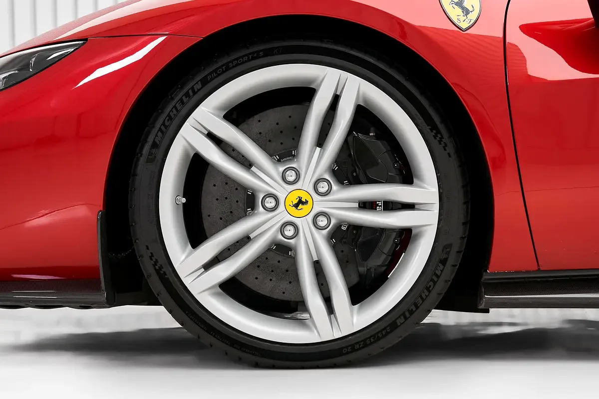 2023 Ferrari 296 GTS, 8/12
