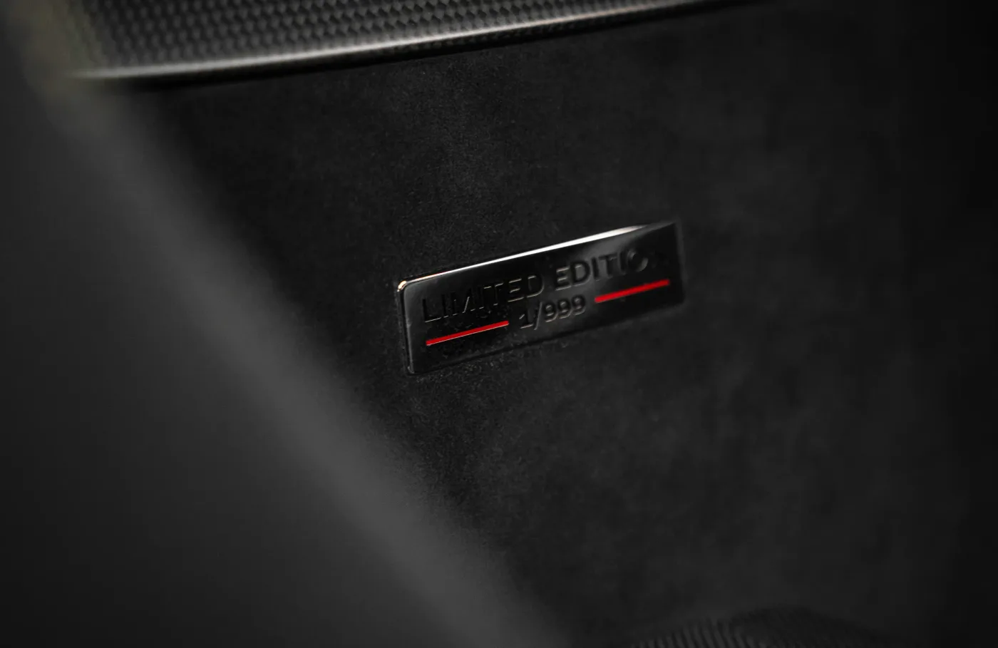 2023 Ferrari 812 Competizione proposée par un concessionnaire spécialisé à Dubai, Émirats arabes unis, photo 9 sur 10